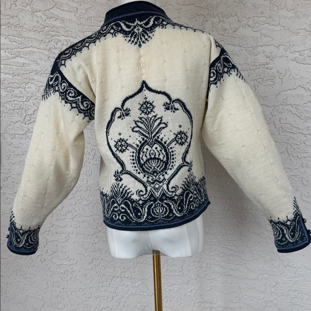 Dale of Norway Vintage Cardigan Sweater - 100 % Wool - Picture 3 of 13
